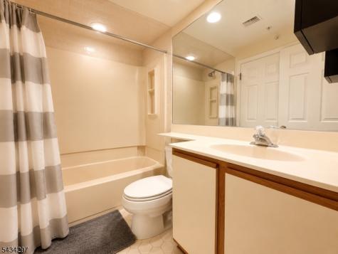 318 Stratford Place Bridgewater NJ 08805