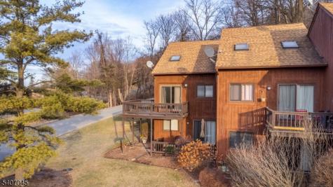 1 Deer Valley Lane Vernon NJ 07462