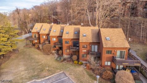 1 Deer Valley Lane Vernon NJ 07462