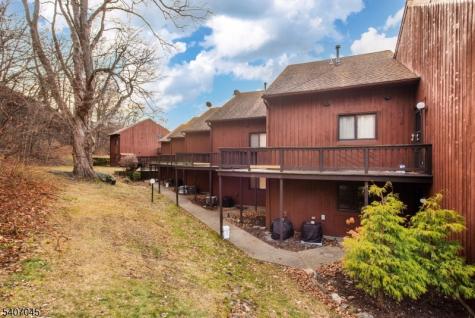 1 Deer Valley Lane Vernon NJ 07462