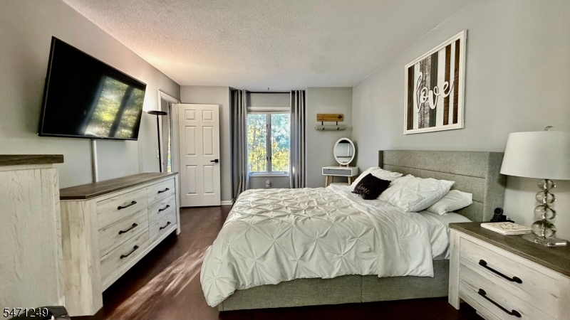 78 Red Oak Terrace Jefferson NJ 07438