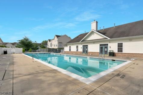 141 Limerick Lane Lopatcong NJ 08865