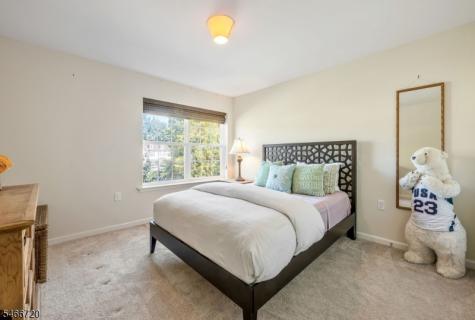 16 Pineview Drive Waldwick NJ 07463