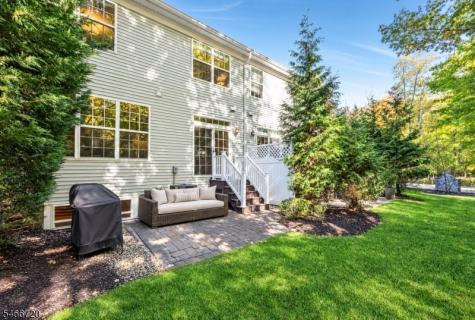 16 Pineview Drive Waldwick NJ 07463