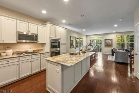 16 Pineview Drive Waldwick NJ 07463