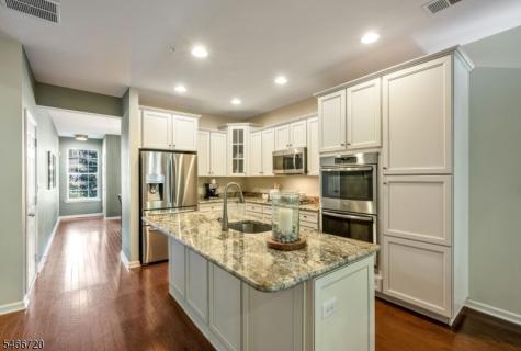 16 Pineview Drive Waldwick NJ 07463