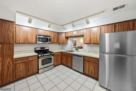 336 Willowbrook Drive North Brunswick NJ 08902