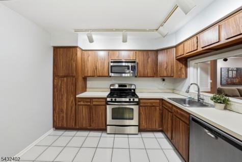 336 Willowbrook Drive North Brunswick NJ 08902