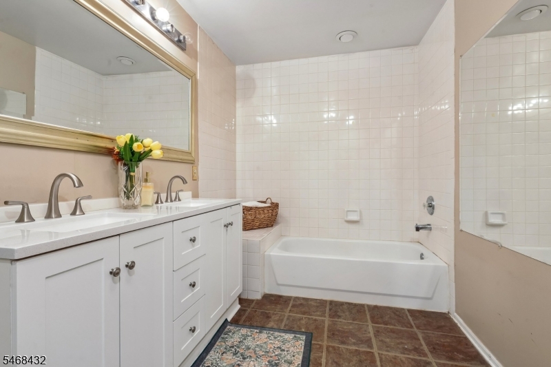 3 Letts Court Sayreville NJ 08872