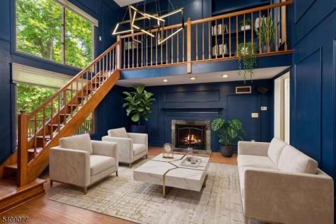 38 Hunters Circle Tewksbury NJ 08833