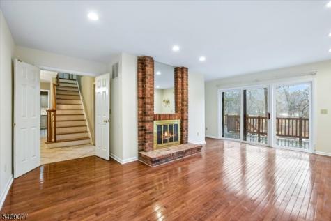 38 Hunters Circle Tewksbury NJ 08833