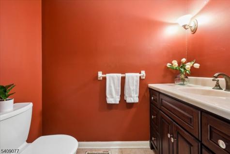 38 Hunters Circle Tewksbury NJ 08833