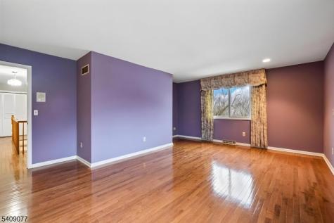 38 Hunters Circle Tewksbury NJ 08833