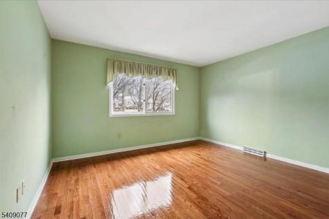 38 Hunters Circle Tewksbury NJ 08833