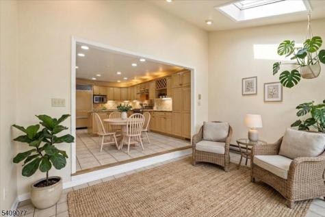 38 Hunters Circle Tewksbury NJ 08833