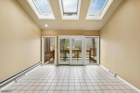 38 Hunters Circle Tewksbury NJ 08833