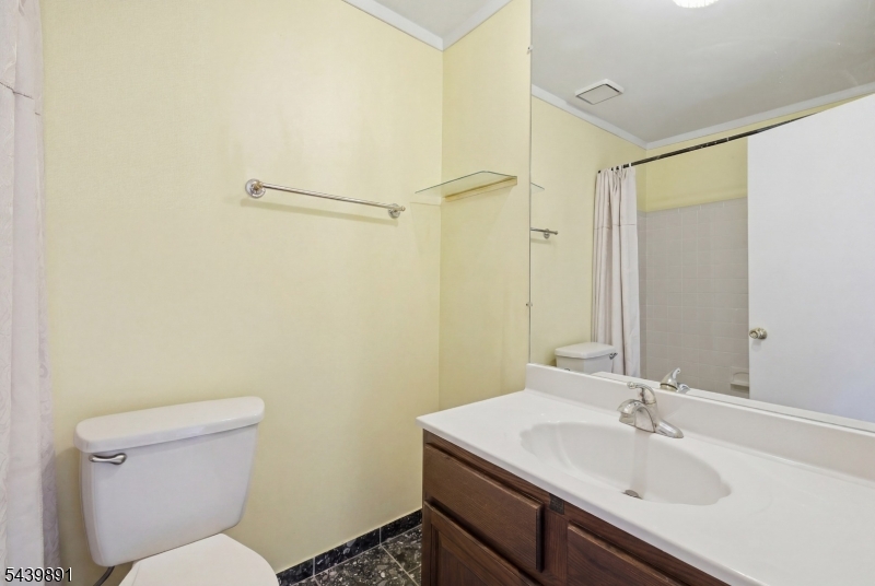 11 Trafalgar Court Washington NJ 07840