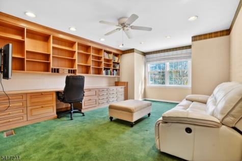 20 Conklin Court Roseland NJ 07068