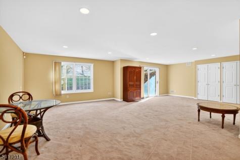 20 Conklin Court Roseland NJ 07068
