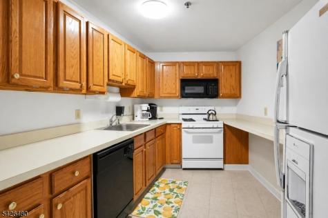 11 Park Edge Berkeley Heights NJ 07922