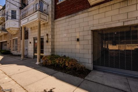 29 Freeman Street Newark NJ 07105
