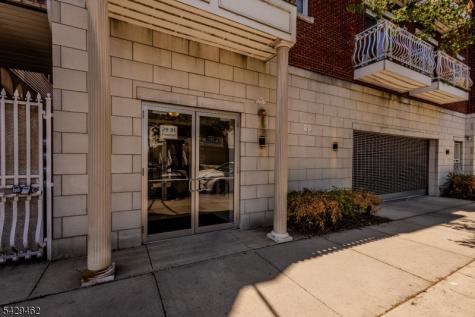 29 Freeman Street Newark NJ 07105