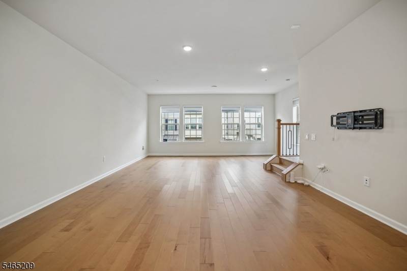 9 Haralson Court Livingston NJ 07039