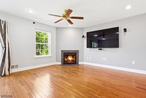 8 Ashley Court Franklin NJ 08873