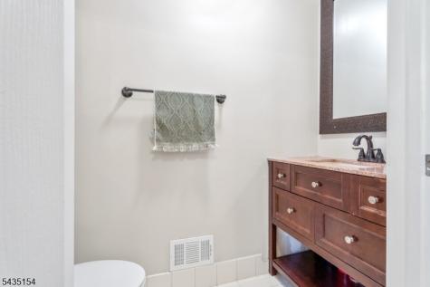 8 Ashley Court Franklin NJ 08873