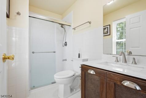 8 Ashley Court Franklin NJ 08873