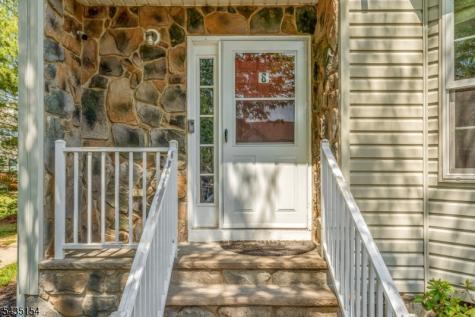 8 Ashley Court Franklin NJ 08873