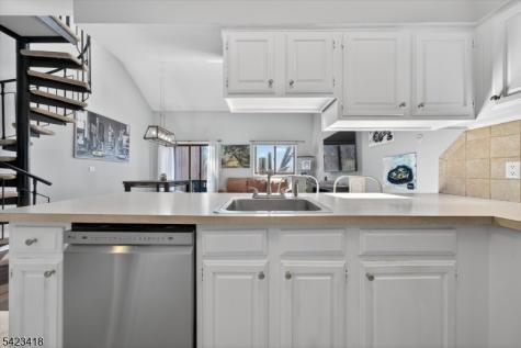 1 Red Lodge Dr. Unit 6 Vernon NJ 07462