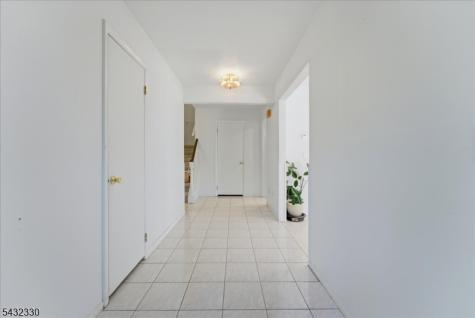 37 Giggleswick Way Edison NJ 08820