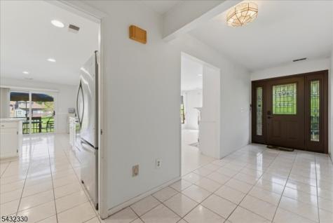 37 Giggleswick Way Edison NJ 08820