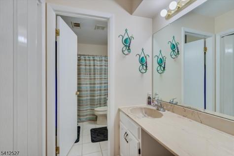 37 Giggleswick Way Edison NJ 08820