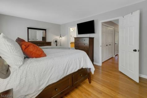 38 Essex Drive Mendham NJ 07945