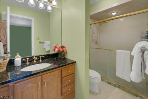 38 Essex Drive Mendham NJ 07945