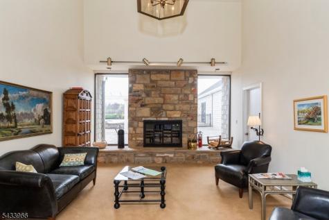 38 Essex Drive Mendham NJ 07945