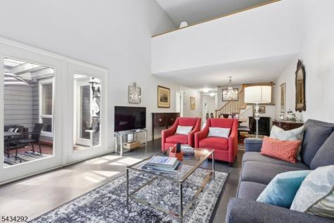 22 Woodcrest Drive Morris NJ 07960