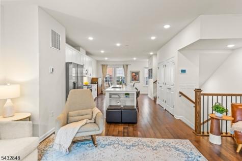 20 Gala Court Livingston NJ 07039