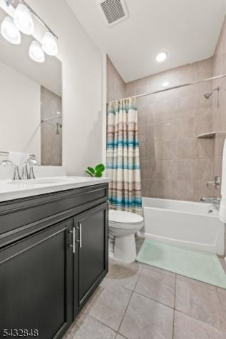 20 Gala Court Livingston NJ 07039