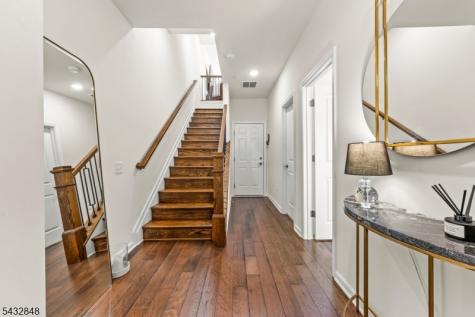 20 Gala Court Livingston NJ 07039
