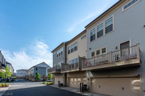 20 Gala Court Livingston NJ 07039