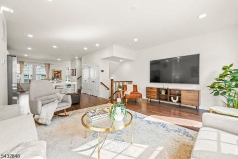 20 Gala Court Livingston NJ 07039