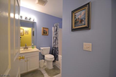 4 Chanda Court Clifton NJ 07012