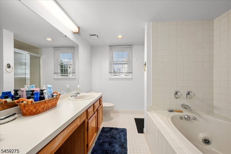 62 Amethyst Lane Paterson NJ 07501