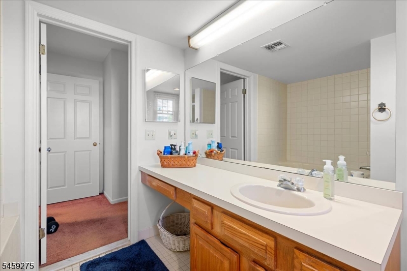 62 Amethyst Lane Paterson NJ 07501