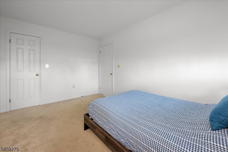 62 Amethyst Lane Paterson NJ 07501