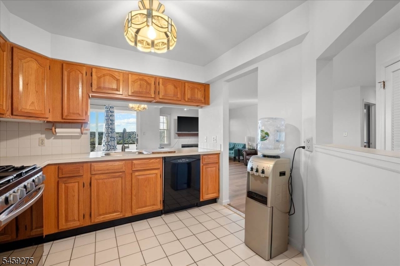 62 Amethyst Lane Paterson NJ 07501