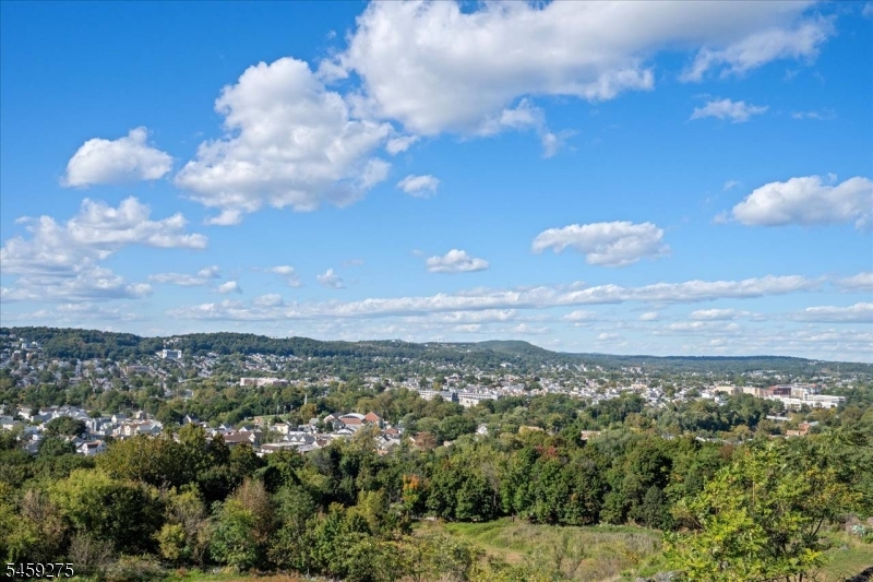 62 Amethyst Lane Paterson NJ 07501